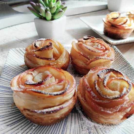 Beautiful Baked Apple Roses