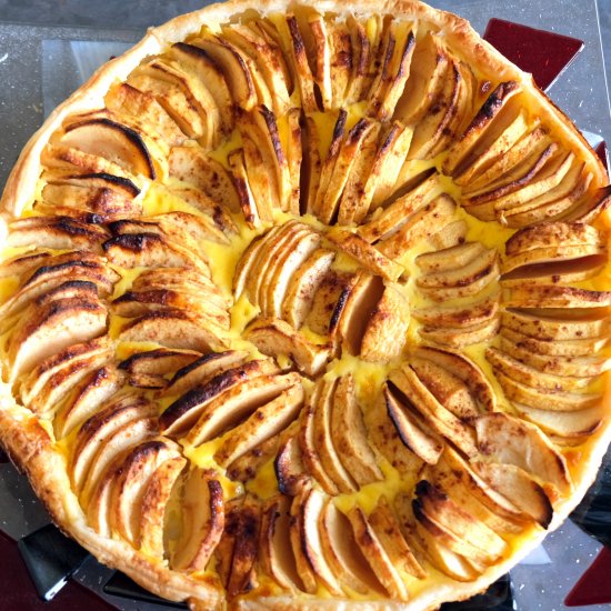 Traditional Swiss Apple Pie