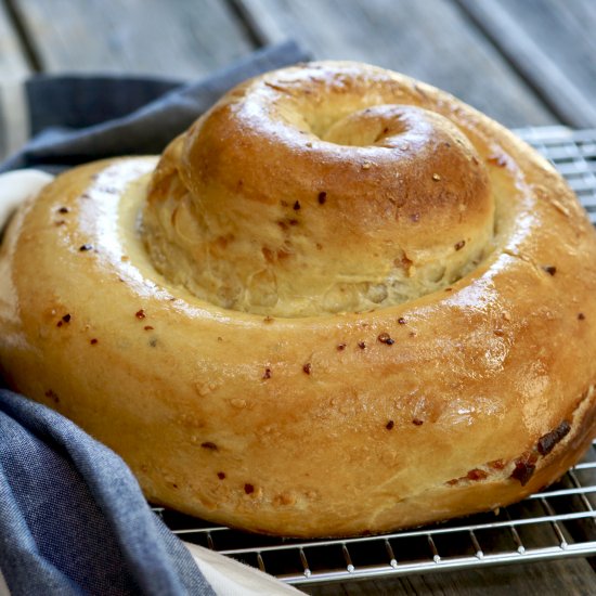 Spicy Cheese Bread With Bacon