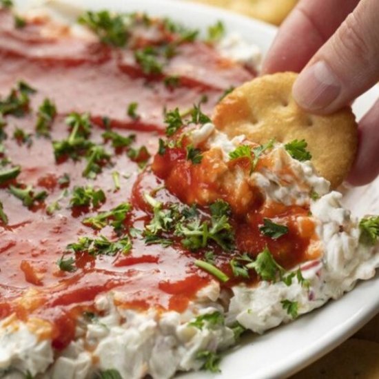 Refreshing and Creamy Crab Dip