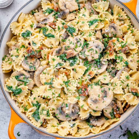 SPINACH AND MUSHROOM PASTA