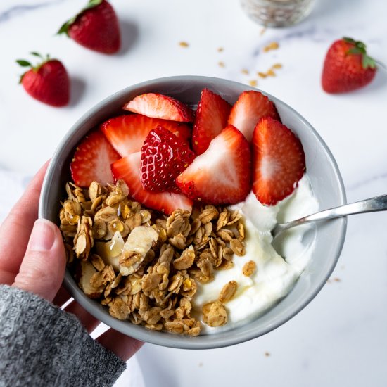 Yogurt Granola Bowl