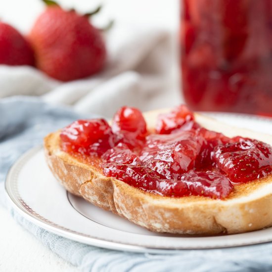 Easy Strawberry Preserves