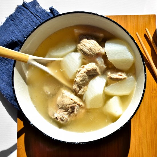 Pork Bone and White Radish Soup