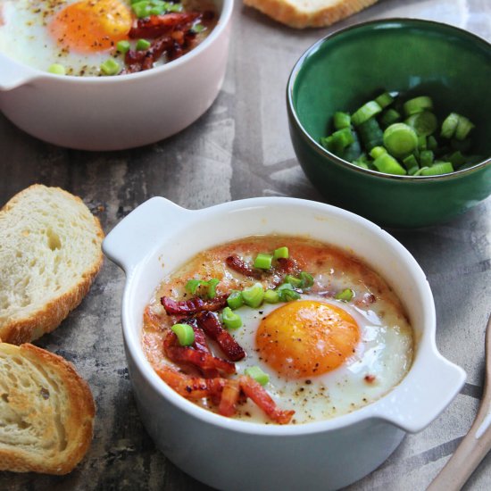 Eggs en cocotte with tomato