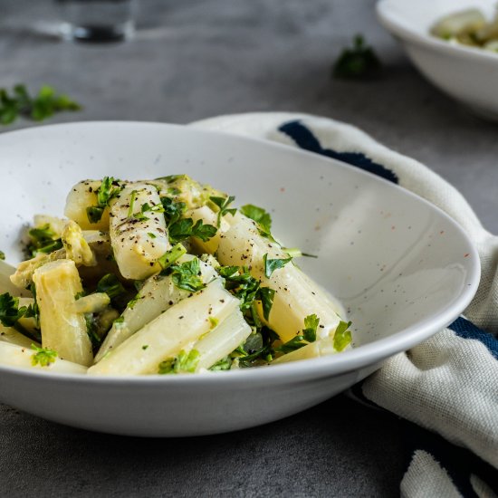 Tangy White Asparagus Salad