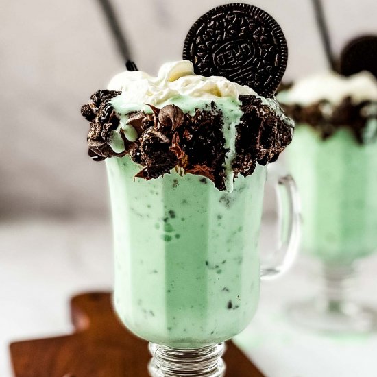 Mint Cookies and Cream Milkshake