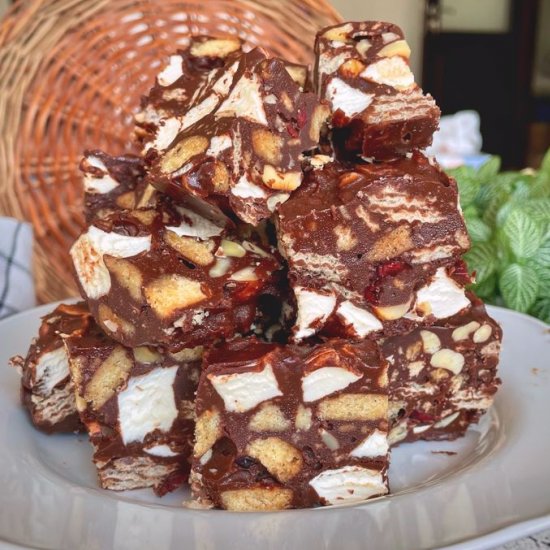 ROCKY ROAD CHOCOLATE & MARSHMALLOWS