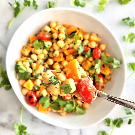 curried chickpea salad with veggies