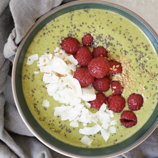 Tropical Matcha Smoothie Bowl