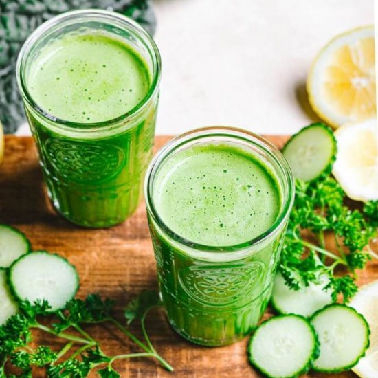 Green Veggie Juice Detox with Lemon