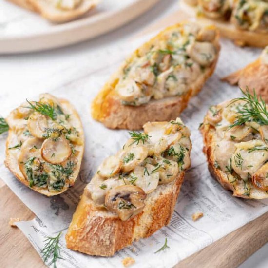 Creamy Mushroom Crostini