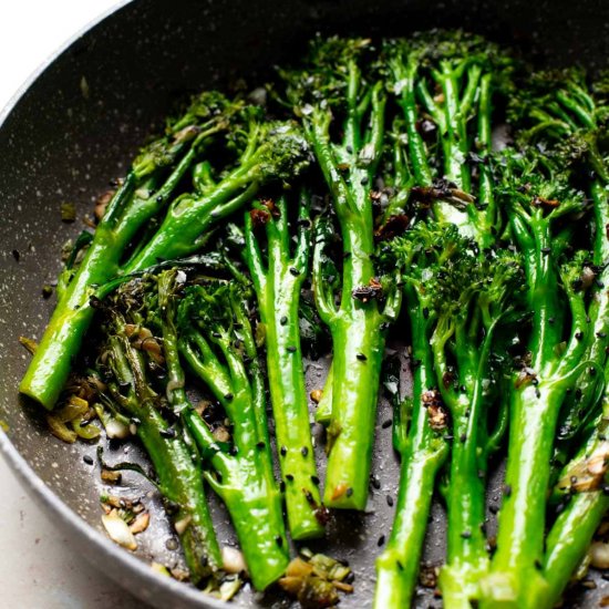 10-Minute Broccoletti In a Pan