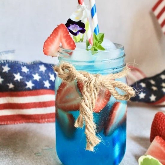 Easy 4th of July Lemonade Cocktail