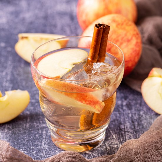 Apple & Ginger Ale Spritzer