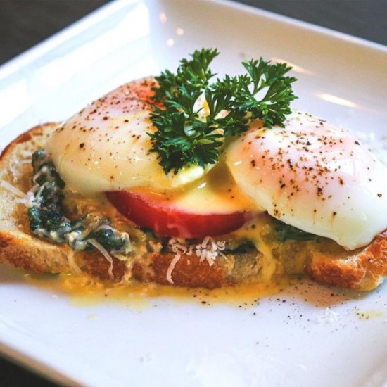 Sourdough Eggs Benedict