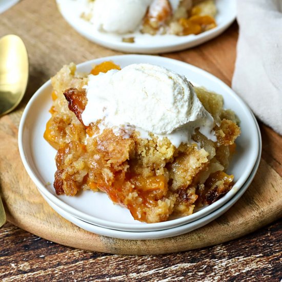 Best Crock Pot Peach Cobbler