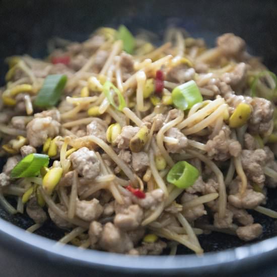 Soybean sprouts stir-fry