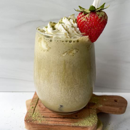 Matcha Strawberry Smoothie