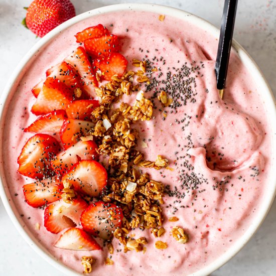 Strawberry Smoothie Bowl