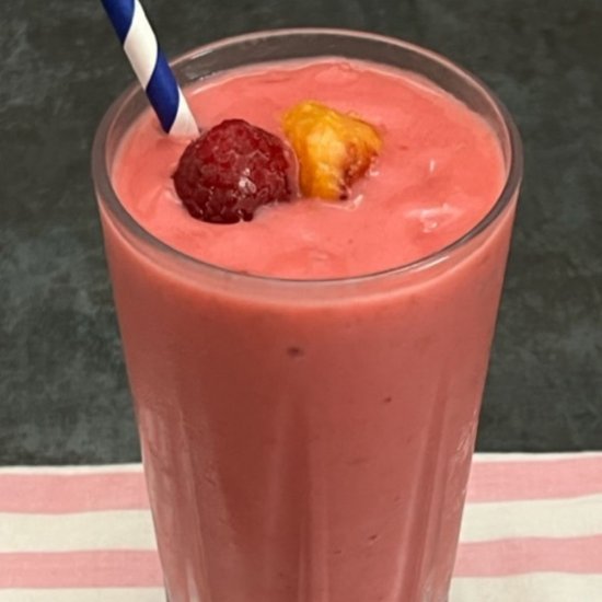 Raspberry Peach Smoothie