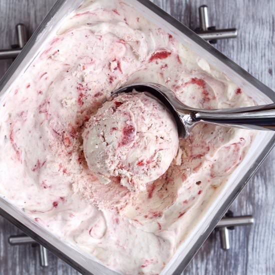 White Chocolate Strawb’y Ice Cream