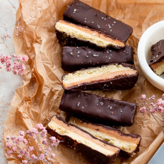 Homemade Peanut Butter Twix Bars