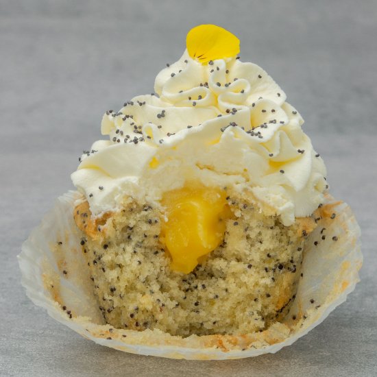 Lemon poppy seed cupcakes