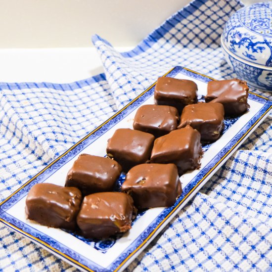 Peanut-Chocolate Bites