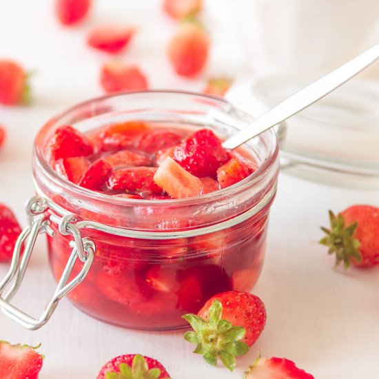 No-Cook Strawberry Sauce