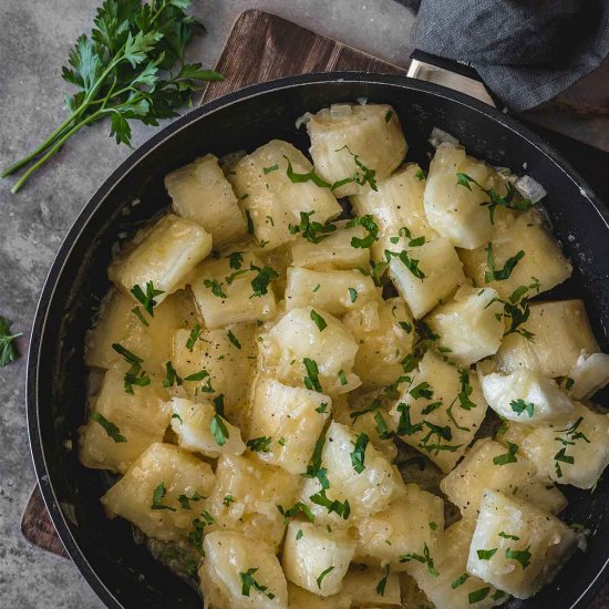 Cuban Yuca con Mojo