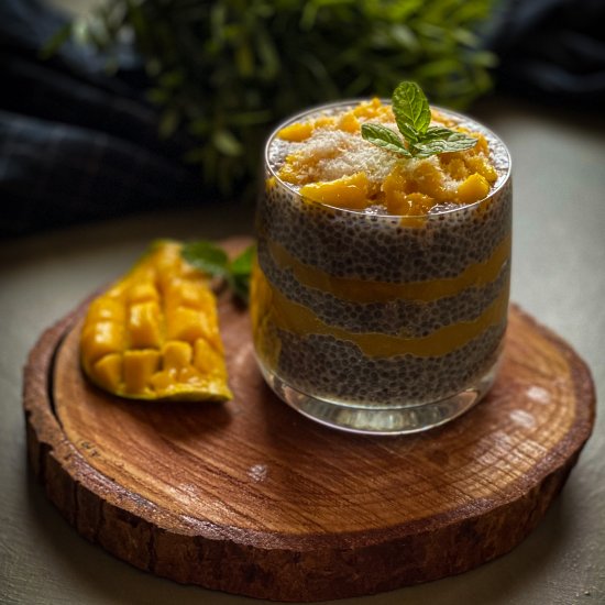 Easy Mango Chia Pudding