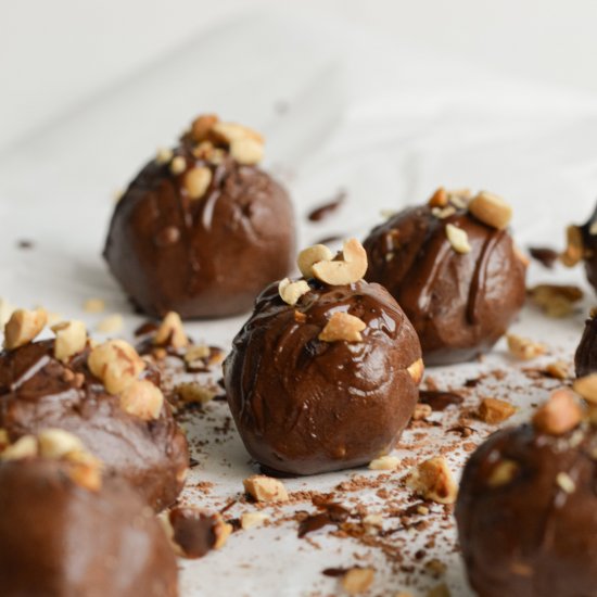 Easy Snickers Protein Balls