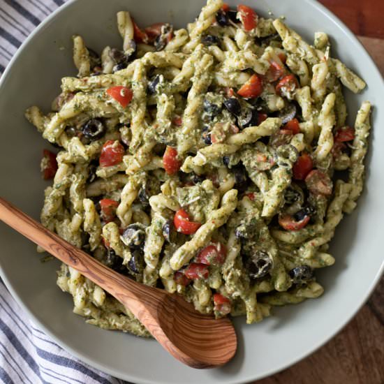 Pesto Caprese Pasta Salad