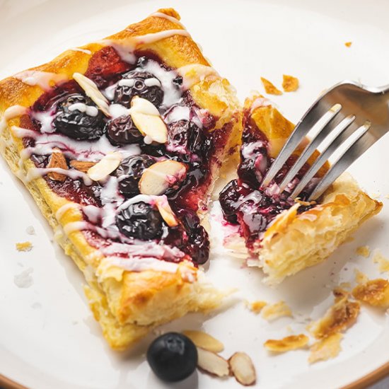 Blueberry Puff Pastry Tarts