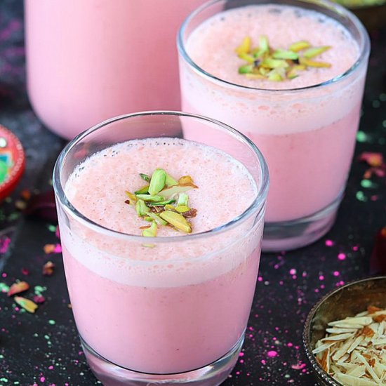 Gulkand Strawberry Milkshake