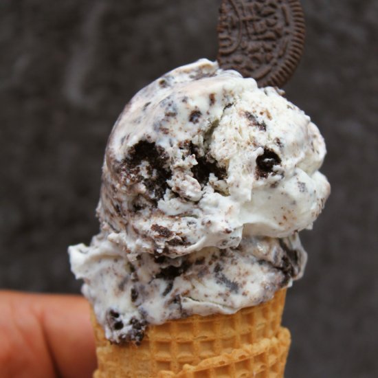 No Churn Cookies and Cream Icecream