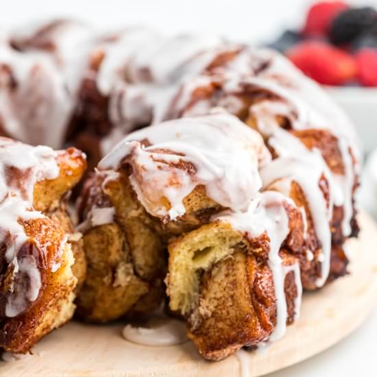 Cinnamon Roll Monkey Bread