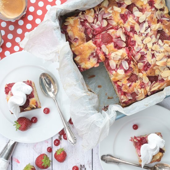 Yogurt cake with summer fruit