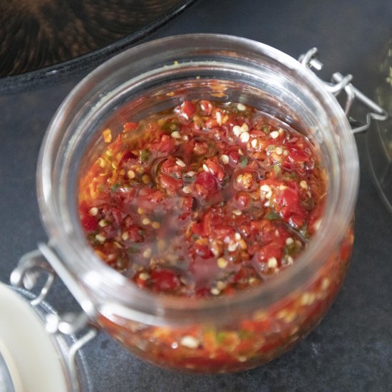 Chili garlic sauce