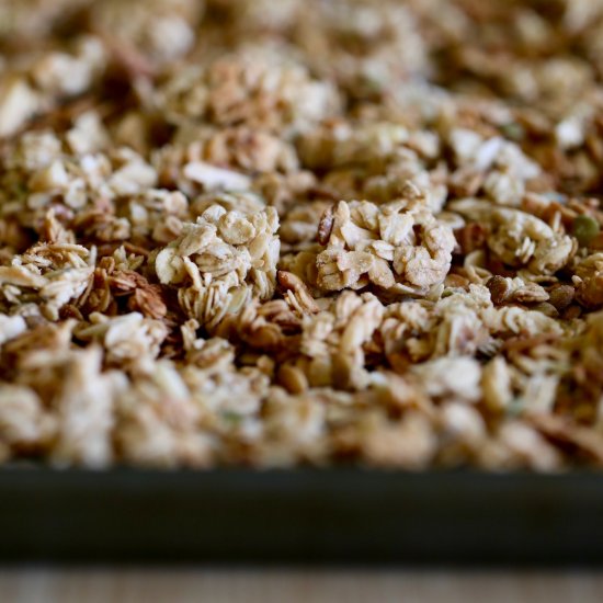 Easy Tahini Granola (with Clusters)