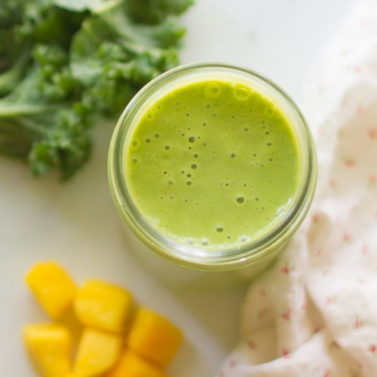 Kale mango smoothie