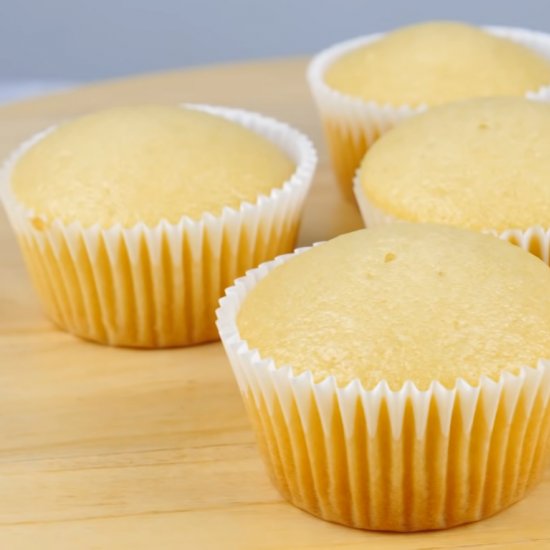 Let’s taste a vanilla cup cake