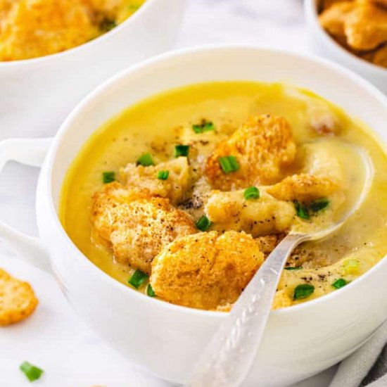 One Pot Cauliflower Soup with Chees