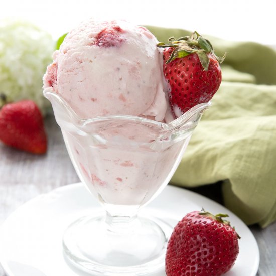 Keto Strawberry Ice Cream