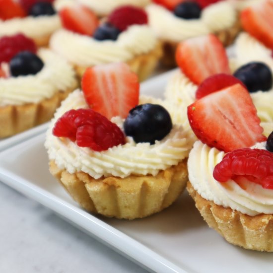 Vanilla and berry tartlets