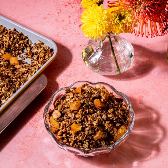 Vegan Almond and Apricot Granola