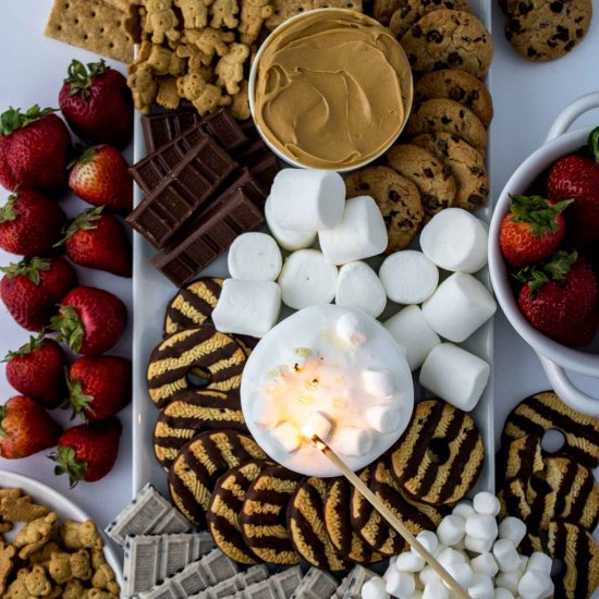 Easy S’mores Charcuterie Board