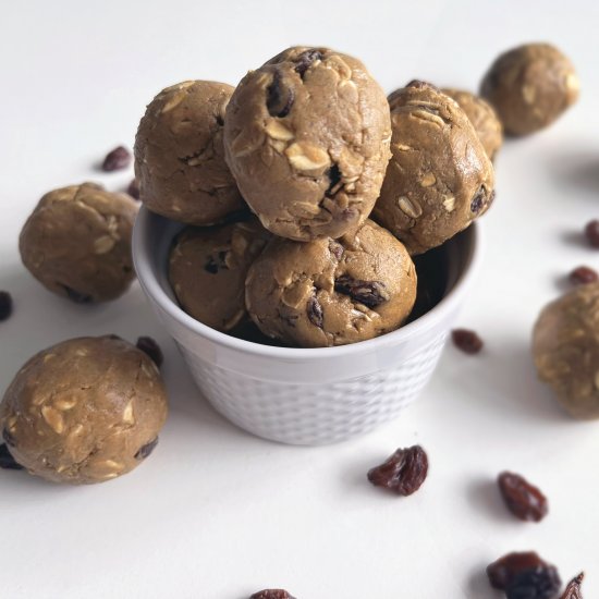 Oatmeal Raisin Protein Balls