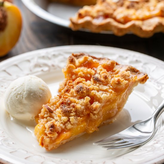 Peach Crumble Pie